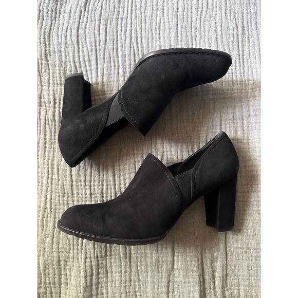 NWOT STUART WEITZMAN Corral Black Suede/Gores Bootie Ankle Boot Heels Size 10 - Picture 2 of 5